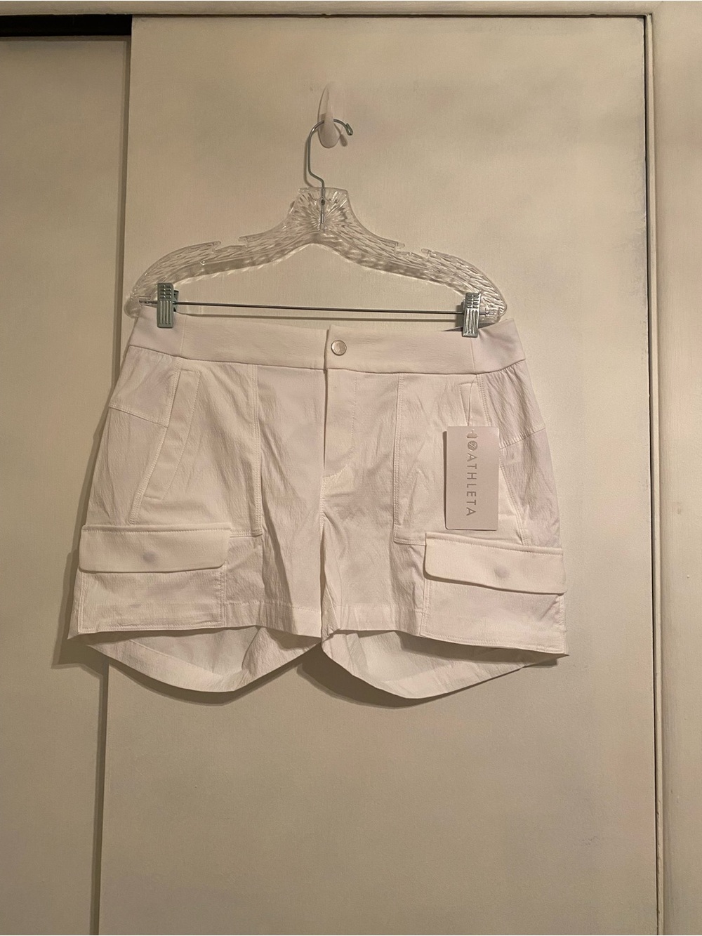 Athleta White Cargo Trekkie Shorts 2.0 with Stretch, Flap Pockets Front Zip - Picture 7 of 7